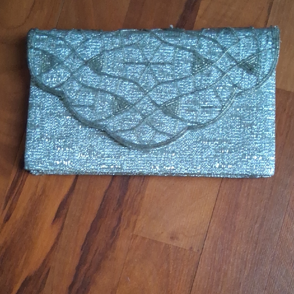 Sleek Silver Geometric Clutch with Sparkle